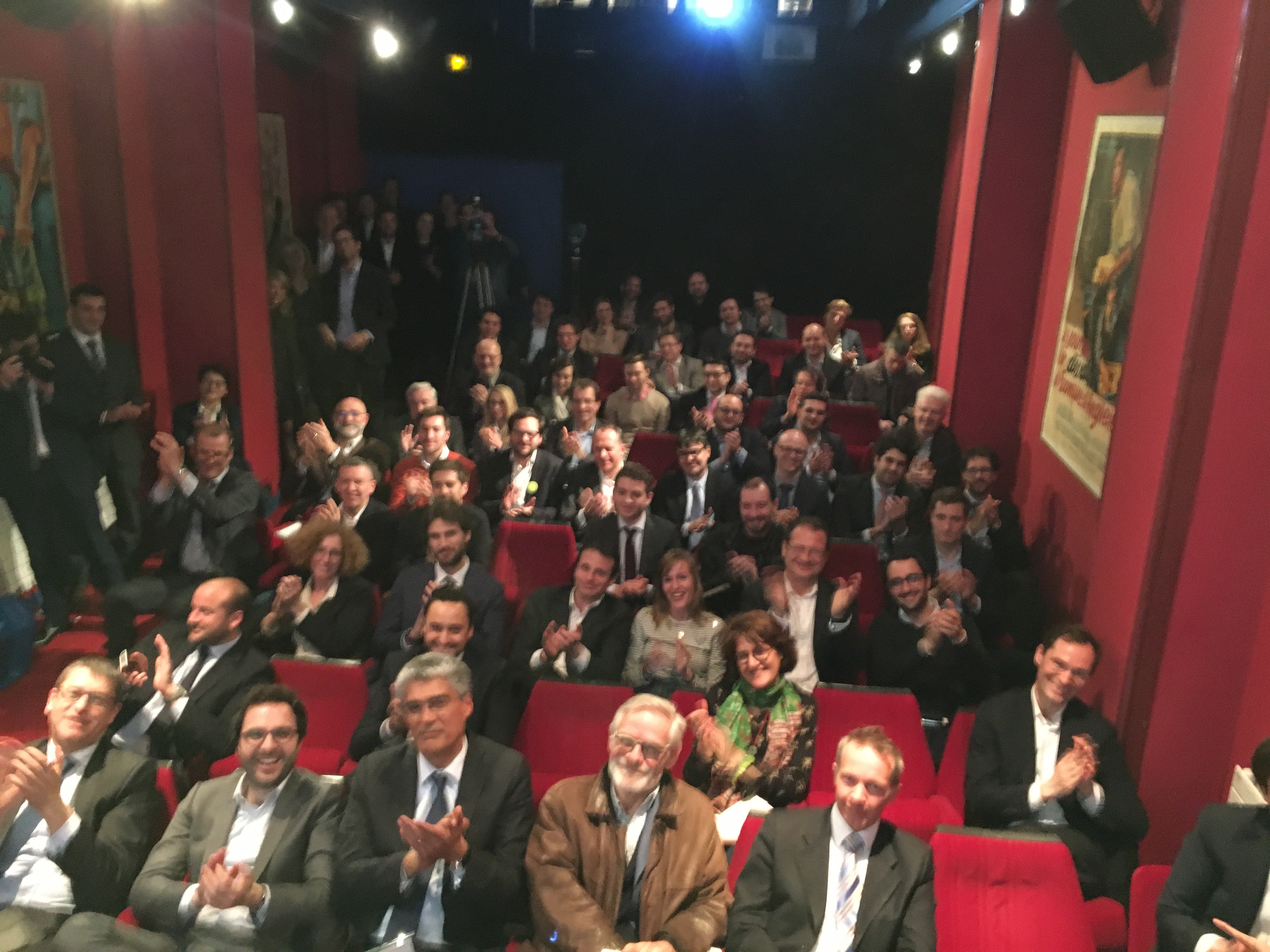 Salle pleine aux trophées du crowdlending